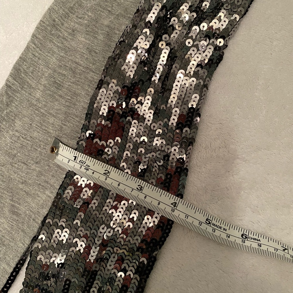 Fun sequenced scarf - Picture 6 of 6